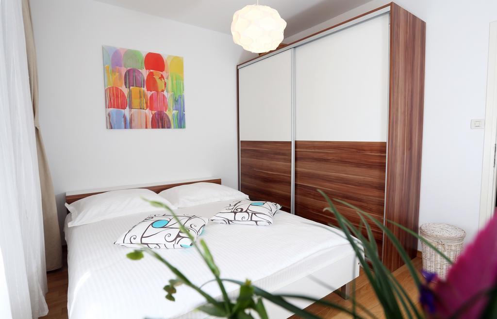 Apartment Peni Split Buitenkant foto